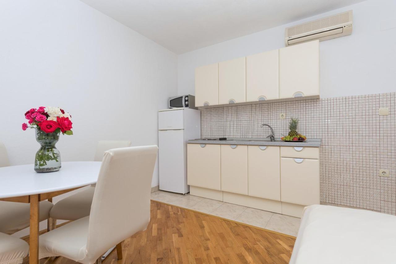 Skiljini Dvori - Apartman Μακάρσκα Εξωτερικό φωτογραφία